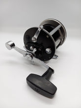 Load image into Gallery viewer, PENN 209 LEVEL WIND FISHING REEL

