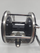 Load image into Gallery viewer, PENN 309 Level Wind Reel
