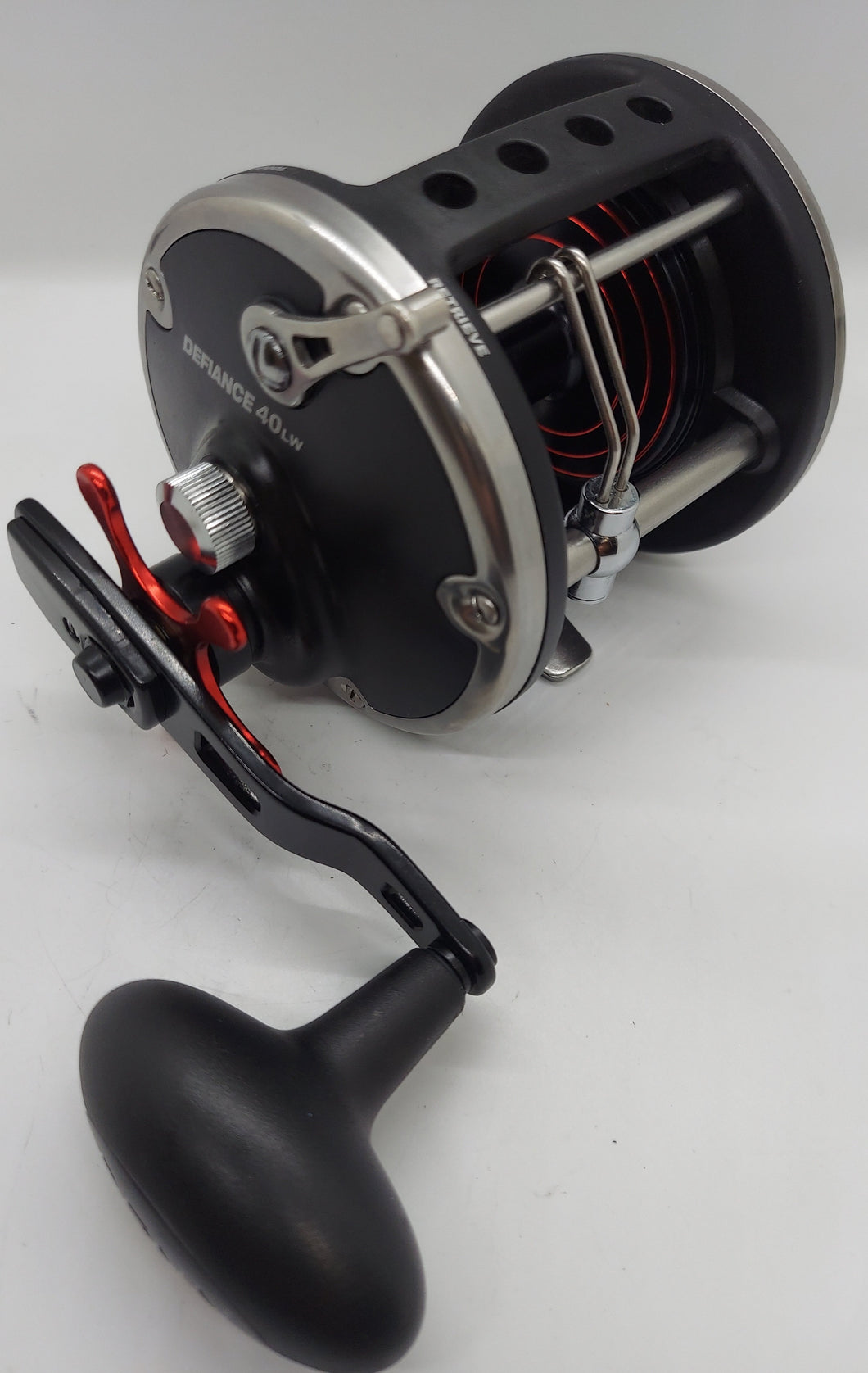 PENN DEFIANCE 40LW LEVEL WIND REEL