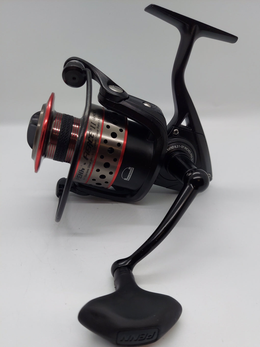 PENN FIERCE II 4000 SPINNING REEL